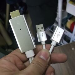 メーカー不明　USB - HDMI アダプターケーブル？