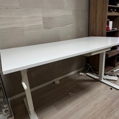 Ikea 昇降機能付きテーブル&オフィスチェア