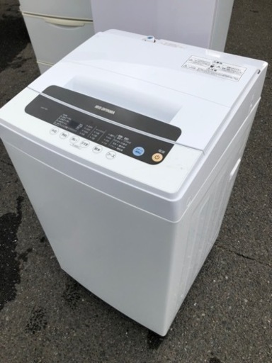 福岡市内配送設置無料　アイリスオーヤマ 洗濯機 5kg 全自動 襟袖ボード搭載 部屋干し お急ぎコース ステンレス槽 ホワイト IAW-T501