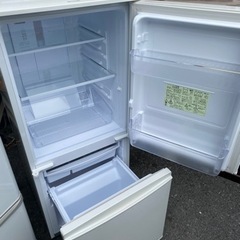 福岡市内配送無料　シャープ SHARP SJ-D14B-W [冷蔵庫(137L・つけかえどっちもドア) 2ドア ホワイト系]