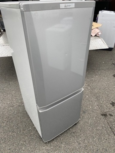 福岡市内配送無料　三菱電機 MITSUBISHI ELECTRIC MR-P15Z-S [冷蔵庫 （146L 右開き） 2ドア ピュアシルバー]