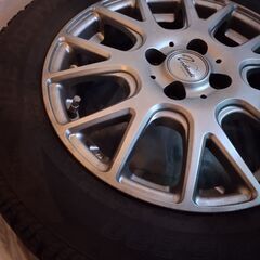 スタッドレスタイヤ4本 185/65R15-人気モンベル800FP U.L.ダウンT 