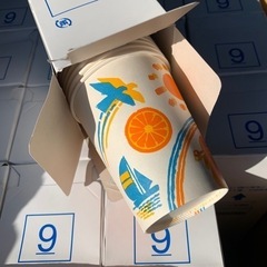 定価2万以上　紙コップ2500個　新品　★箱潰れアウトレット限定１★ 紙コップ 定価2万円超 大量 まとめ売り 合計2500個 100入り25ケース 日本デキシー クリスマス 正月 学園祭