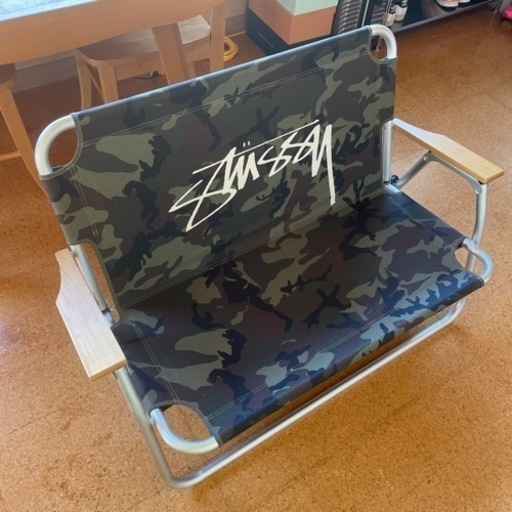 STUSSY Colemanコラボベンチ