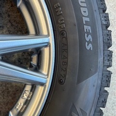 美品！スタッドレスタイヤ（新品ホイール付）