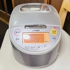 【受渡者決定】タイガー IH炊飯器 5.5合炊き(JKT-B100)