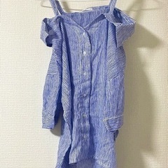 {新品・未着用}オフショルダー(made in Korea)