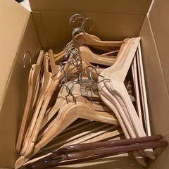 お渡し決まりました。IKEA 木製ハンガー　35個