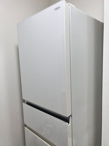 美品冷蔵庫　アクア2021年製　368l　白