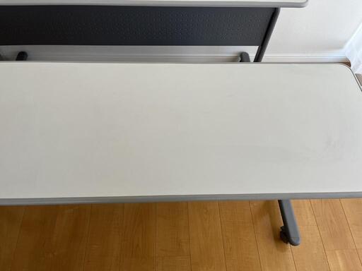 ワークデスク　パイプ椅子