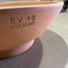 イタリア製の素焼きの植木鉢