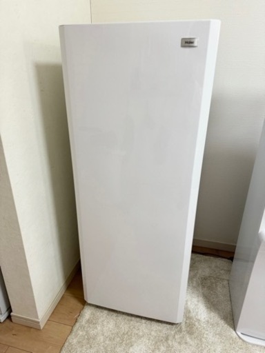 お話し中 ＊ 状態良 美品  Haier ハイアール 冷凍庫 132L