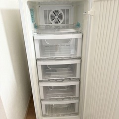 近隣地域限定　送料無料❗️2017年製　Haier 132L 冷凍庫 近隣地域限定 送料無料❗️2017年製 Haier 132L 冷凍庫 近隣地域限定