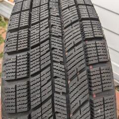 ホイール付きスタッドレスタイヤ4本セット。