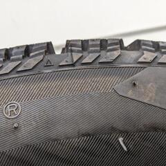 ホイール付きスタッドレスタイヤ4本セット。