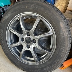 美品　アクア　スタッドレスタイヤ