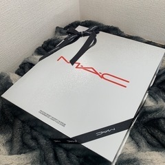 フロステッド フレンジー アドベント カレンダー​ (税込約89,000円