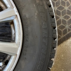 スタッドレスタイヤ　四本　ホイール付き　ナットなし