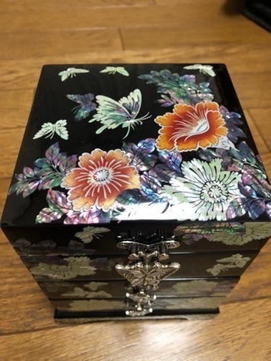 韓国伝統工芸品螺鈿　らでん　ジュエリーボックス　宝石箱　貝細工　ミラー付き