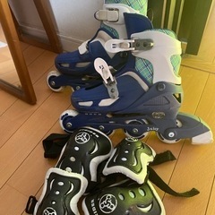 取引中　美品インラインスケートボード20〜23cm玩具