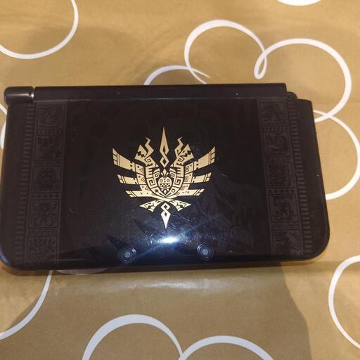 〖他サイトで完売〗★プロフ投稿内容必読‼️★ジャンク品 モンスターハンター限定版 3DS LL