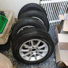 スタッドレスタイヤ　195 /65R15 　5穴ホイルあり