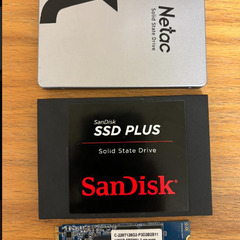 ほぼ新品 2.5インチ SSD 256GB 2枚 + M.2 SATA