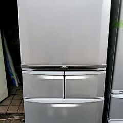 三洋5ドア冷蔵庫2009年。
