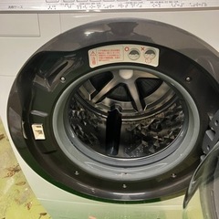 ドラム式洗濯機11kg/6kgです。