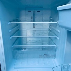 2693番 Hisense✨冷蔵庫✨HR-D1302‼️