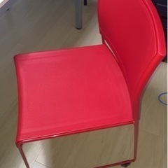 赤い椅子4脚
