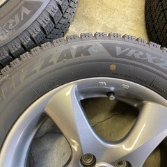 スタッドレスタイヤ　185/65R15  美品