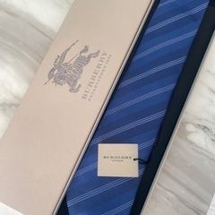 新品バーバリー　Burberryのネクタイです。