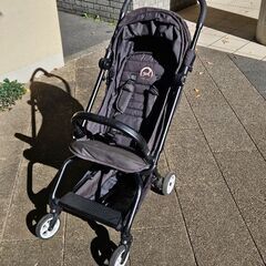 ベビーカー　CYBEX EEZY S