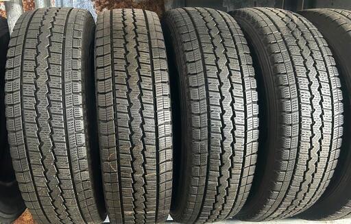 ⛄195/80R15❄️工賃込み！ハイエース、キャラバン等に！DUNLOP製スタッドレスタイヤ入荷しました⛄