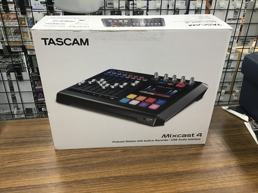 TASCAM Mixcast 4 ポッドキャストレコーディングコンソール