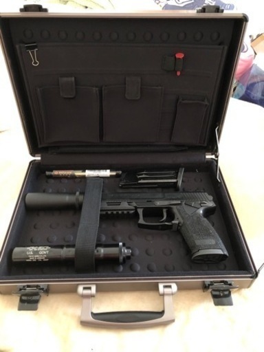 東京マルイ ソーコム  SOCOM MK23 (カスタム) 予備マガジン付き！