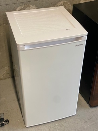 【2】アイリスオーヤマ コンパクトアップライト20年製　冷凍庫 60L 1203-09