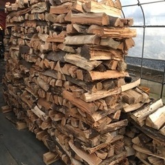 ナラ乾燥薪⭐︎長さ約360mm☆ビニールハウス乾燥⭐︎軽トラック一杯25000円 ナラ乾燥薪⭐︎長さ約360mm☆ビニールハウス乾燥⭐︎軽トラック一杯