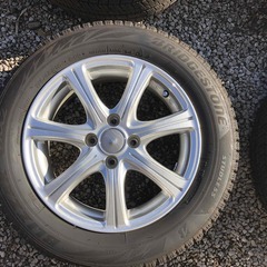 【値下げ】ブリヂストンスタッドレスタイヤ15インチ（ホイール付き／ナット付き）
