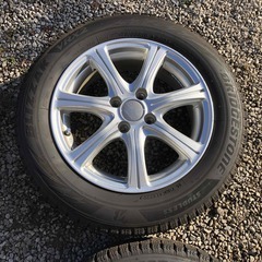 【値下げ】ブリヂストンスタッドレスタイヤ15インチ（ホイール付き／ナット付き）