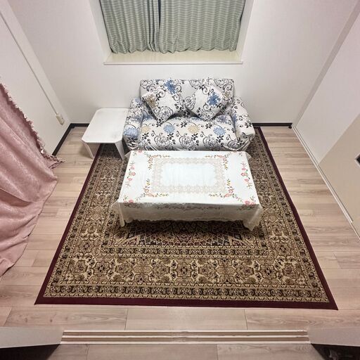③美品‼️トルコ製リビング絨毯、ソファ、リビングテーブル、ローテーブル