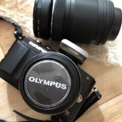 OLYMPUSカメラ  ダブルレンズ(熊本での取引は今月まで)