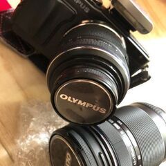OLYMPUSカメラ  ダブルレンズ