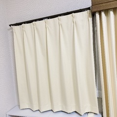 ０円で一級遮光カーテンお譲りします。