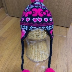 ユニバーサルスタジオジャパン　ハローキティポンポン付きニット帽