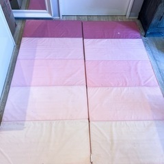 受付終了【無料】IKEA 折りたたみ式ジムマット　ピンク　2枚