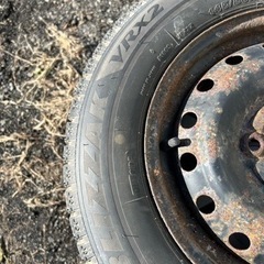 BRIDGESTONE ブリヂストン　BLIZZAK VRX2  スタッドレス　4本　スチールホイール付き