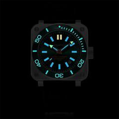 新品★腕時計　AQUATICO ダイバーズウォッチ「チタンブラック」