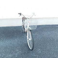 シティサイクル　26インチ　外装6段変速　オートライト　クリーム　車体極めて良好!　売れてます!　早い者勝ち!　状態は全体的に極めて良好と思います!　m1